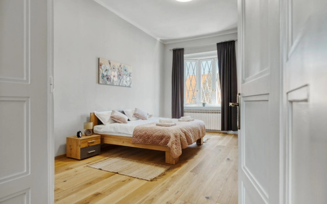 City Twenty 2bdr Apartment by Irundo