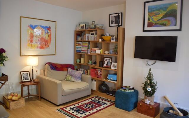 1 Bedroom Apartment In Earls Court