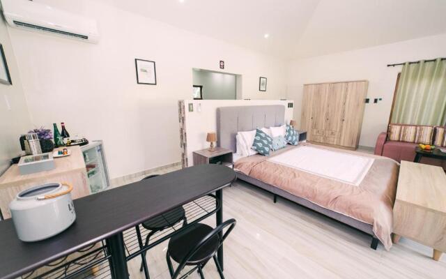 Denika's Suites