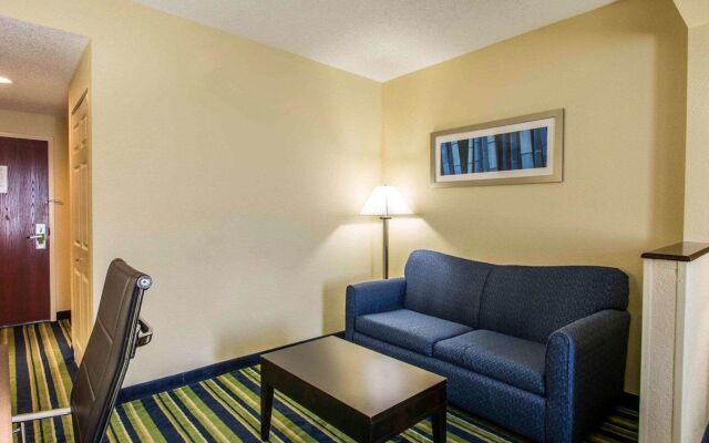 Comfort Inn & Suites Lantana - West Palm Beach South