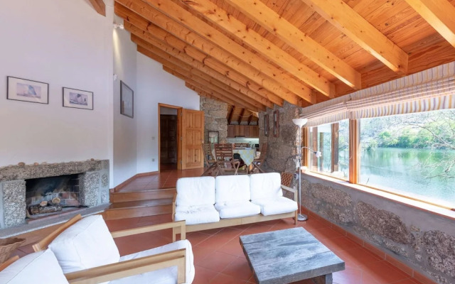 Mansion in Dao Valley by River Beach