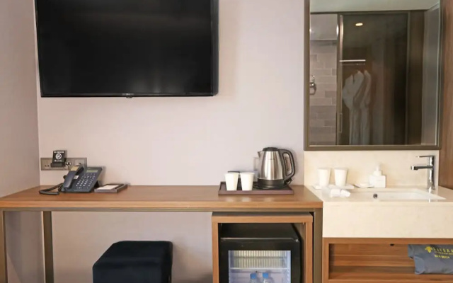 Layers Hotel Busan Hadan