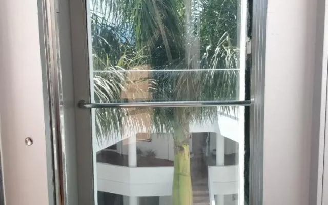New Deluxe Sunny Bungalow