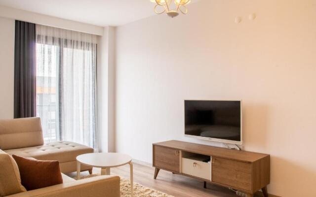 Spacious and Furnished Flat With Balcony in Izmir
