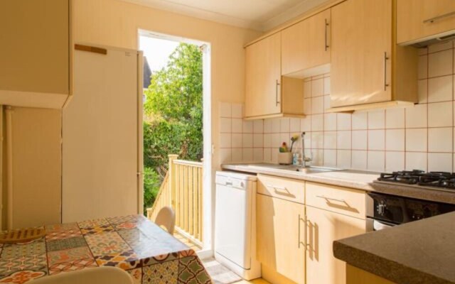 Classic Victorian House Sleeps 8 in East Brighton