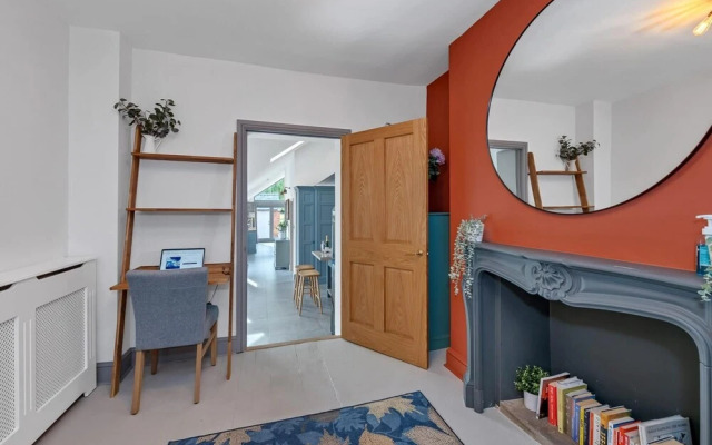 The School House - Luxury Home With Large Garden