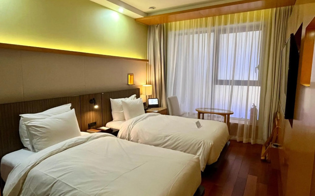 Baymond Hotel