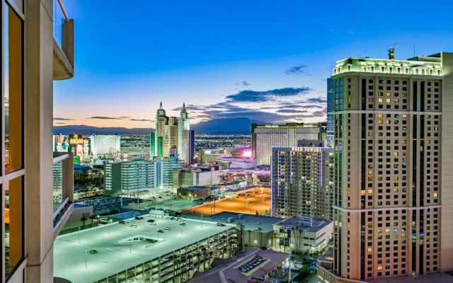 StripViewSuites at Signature
