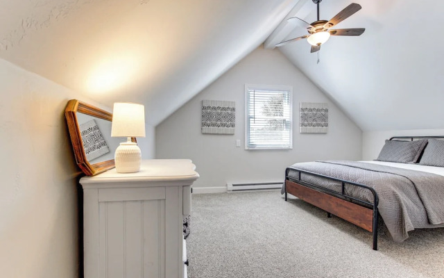 Charming Appleton Getaway ~ 3 Mi to Downtown!