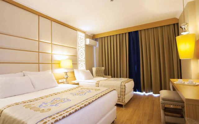 Quattro Beach Spa & Resort Hotel