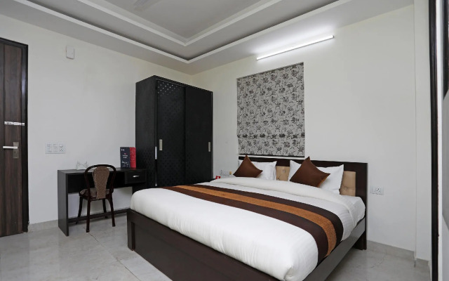 OYO 10581 Platinum Residency