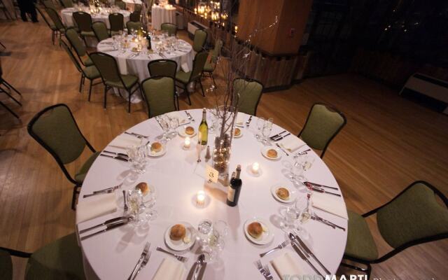 Bear Mountain Inn and Overlook Lodge