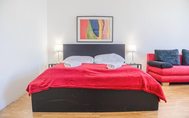 Stylish 2BR Apartment Long Stay for 5
