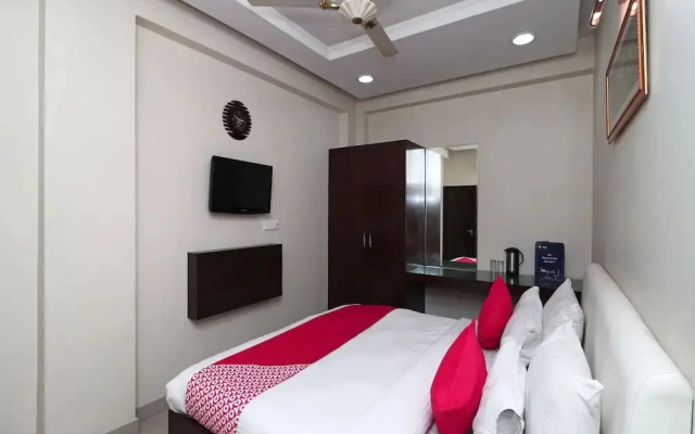 Hotel East Lite by OYO