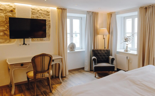 Hotel VIII