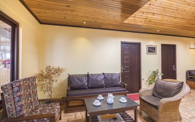 Oyo 4305 Yang's Inn