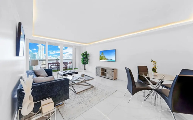 Serene and Modern Apartment Centrally Located