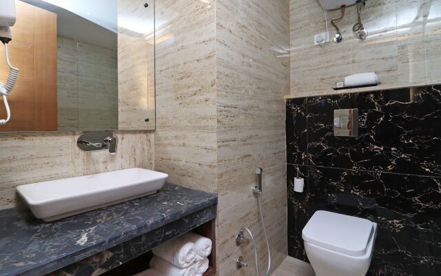 Oyo 10824 Hotel Star Suites