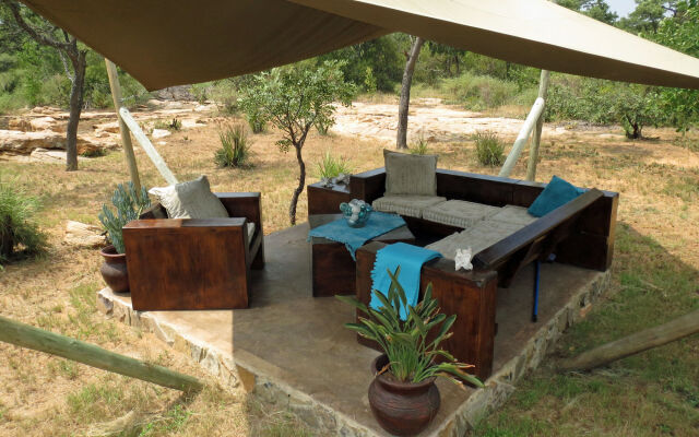 Ama Amanzi Bush Lodge