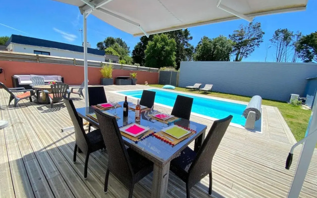 Beautiful House With Heated Pool, Ploemeur