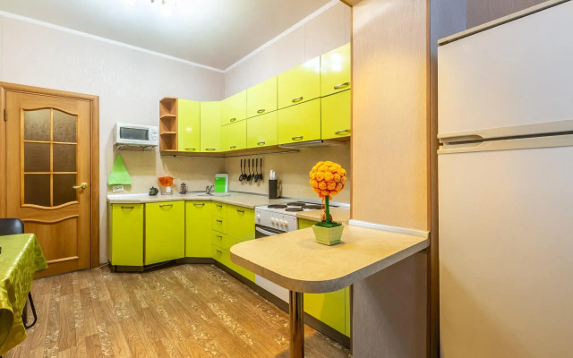 Пять звезд на улице Мира 98