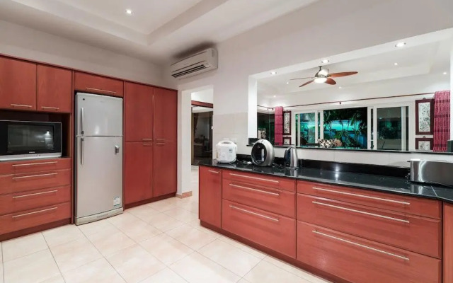 Stunning Luxury Golf and Pool Villas