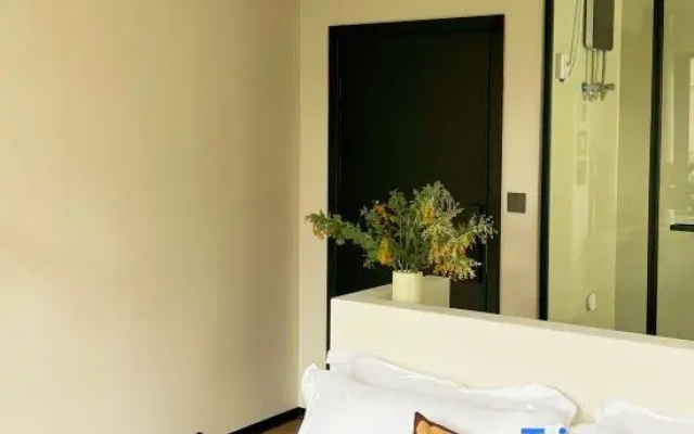 Jiujian Yixiu · Mid-Century Style Designer Boutique Stay (Linhai Yintaicheng)