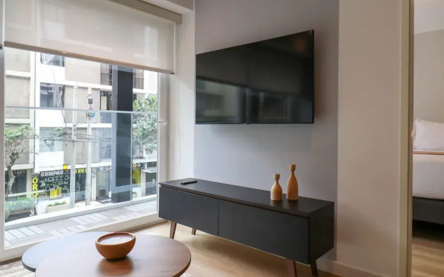 Marvelous 2BR With Balcony Near Kennedy Park