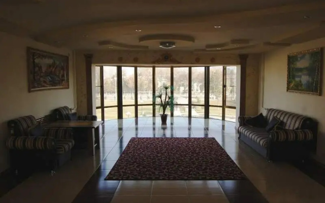 Nasaf Travel Hotel