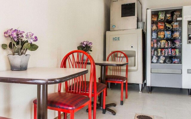 Econo Lodge Waynesburg