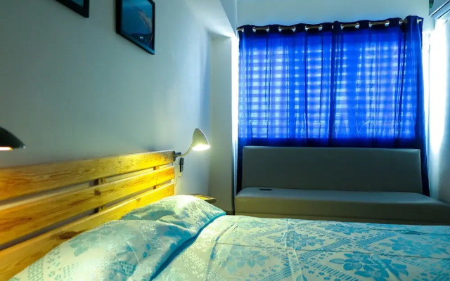 Bostoc, Knocking on Cuba