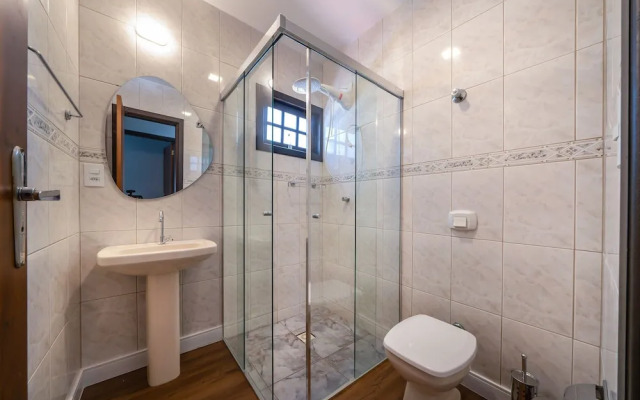 Casa alto padrão com piscina 15 pessoas