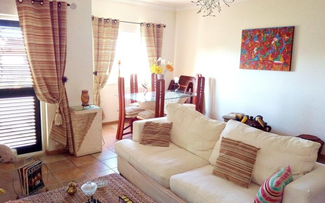 House With 3 Bedrooms in Samouco, With Wonderful City View, Pool Acces