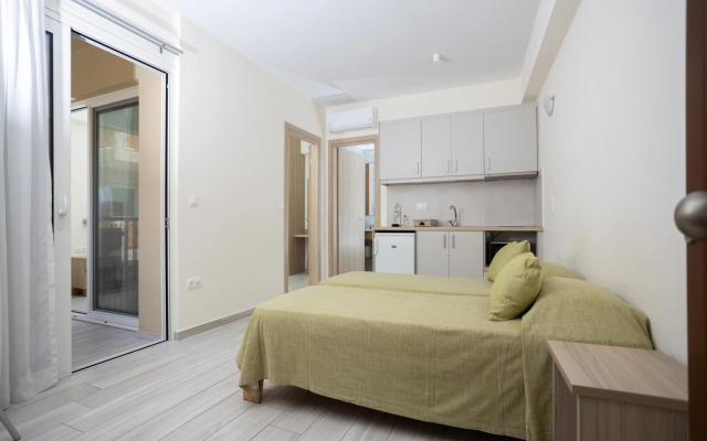 Ilian Beach & Apartments