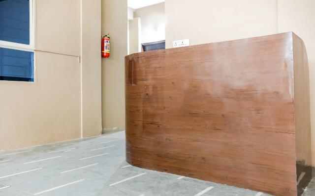 OYO 46385 Hotel Srs