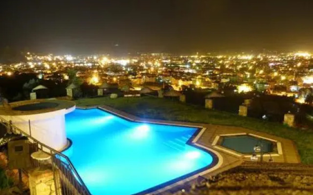 Sundial Hotel & Restaurant