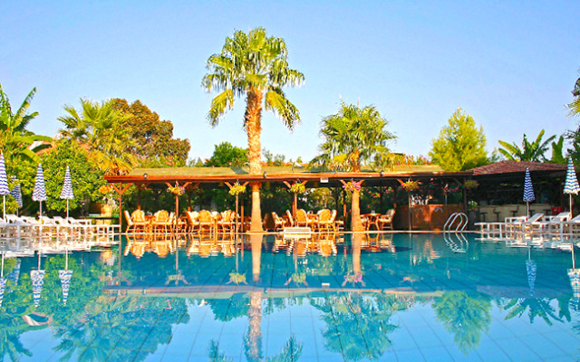 Almond Holiday Village
