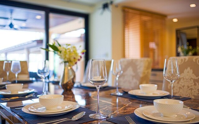 Luxury 5 Bedroom Villa nr to Beach - SRS