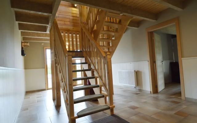 Sumptuous Chalet in Septon with Sauna & Hot Tub