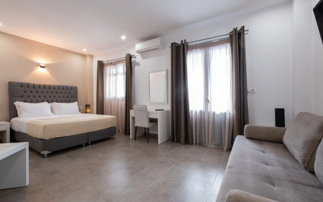 Tristhenia Hotel