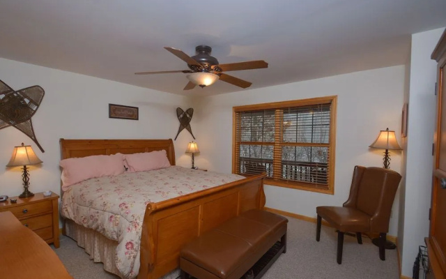 Sparky's Lodge by Taylor Made Deep Creek