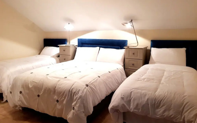 Ethan House Holiday Suites