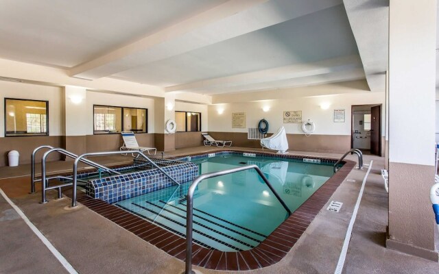 Comfort Inn & Suites