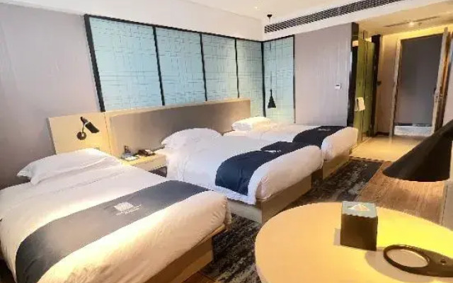 Echarm Hotel (Hezhou Avenue)