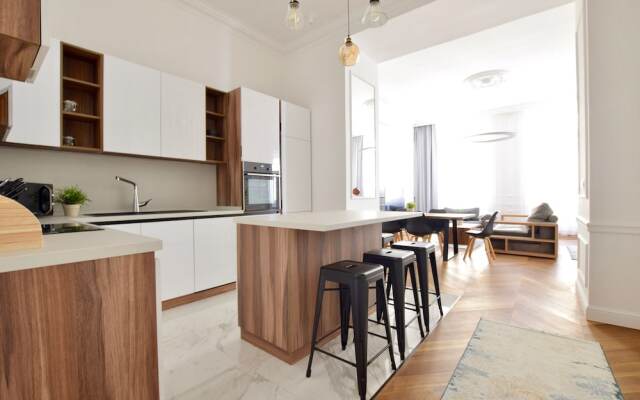 Luxury Apartment by Hi5 - Bazilika Suite