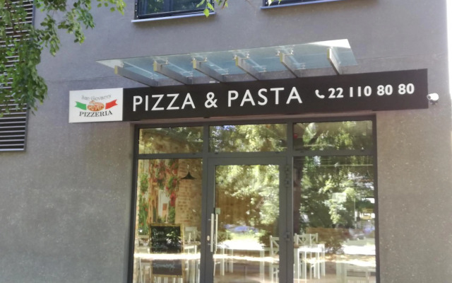 Vista Residence Airport