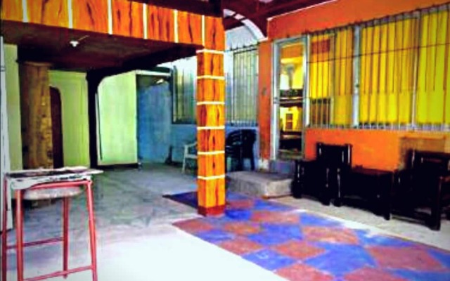 Buena Lynne's Resort Annex