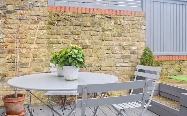Beautiful 3 Bedroom House In Clapham