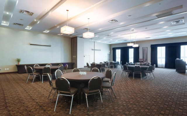 Sandman Hotel & Suites Winnipeg Airport