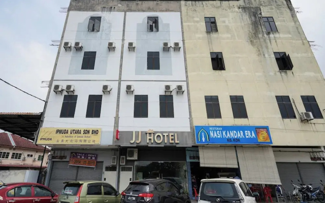 Dancenter Near Petronas Kampung Koh, Jj Hotel